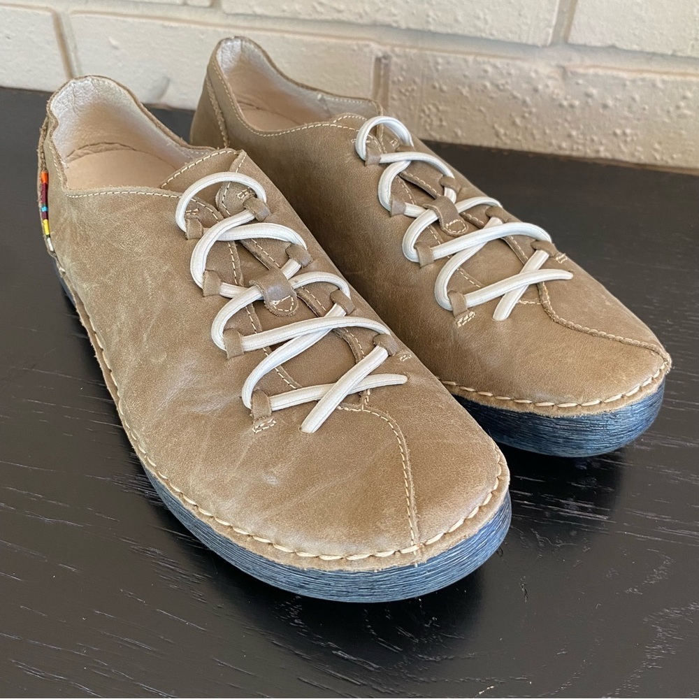 SPRING STEP Carhop Womens Sneakers Sz 40 Taupe Leather Slip On Comfort Boho